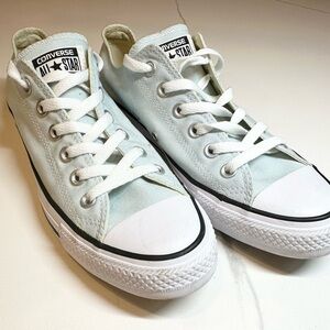 Women’s converse TEAL. Size 9